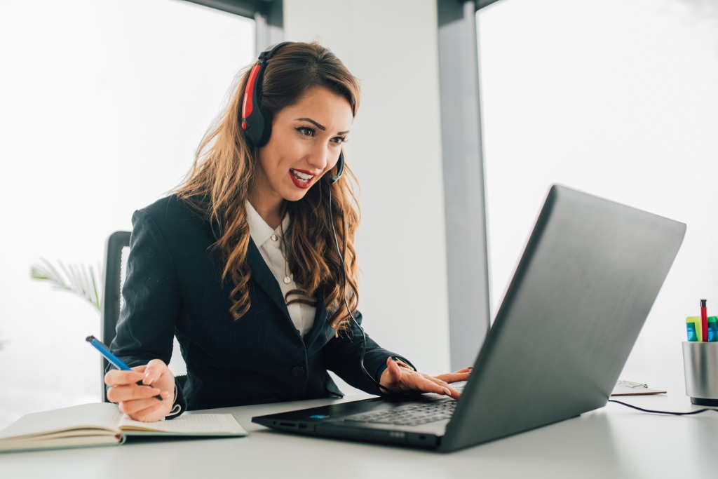 call-center-picture-id1093219536 call-center-picture-id1093219536